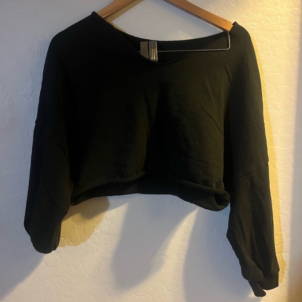 Black Cropped Sweatshirt